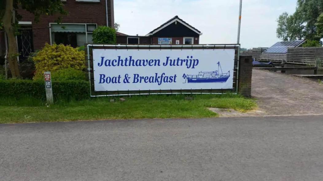Отель Boat Stoer - Inclusief Sloep Jutrijp Экстерьер фото