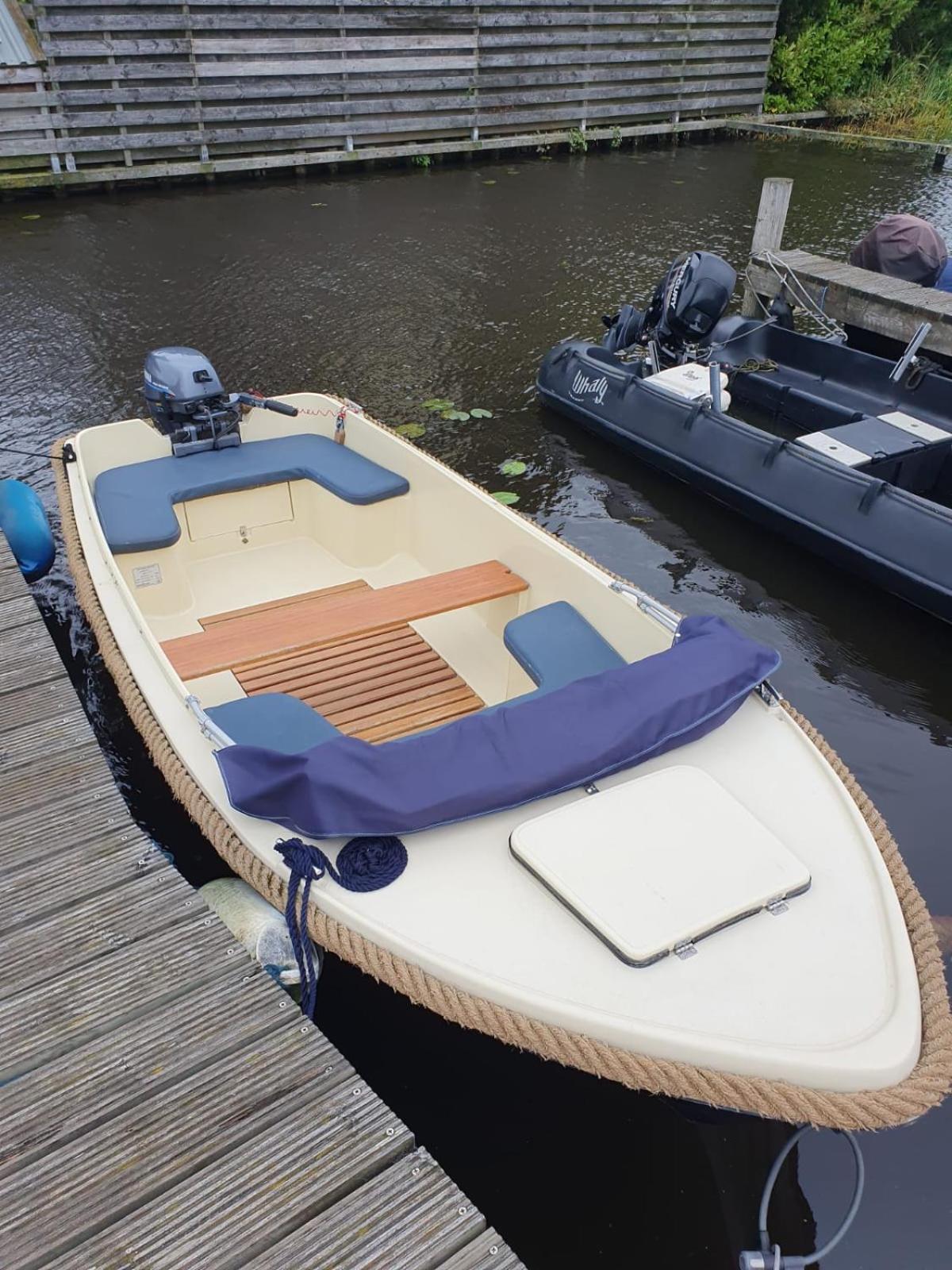 Отель Boat Stoer - Inclusief Sloep Jutrijp Экстерьер фото